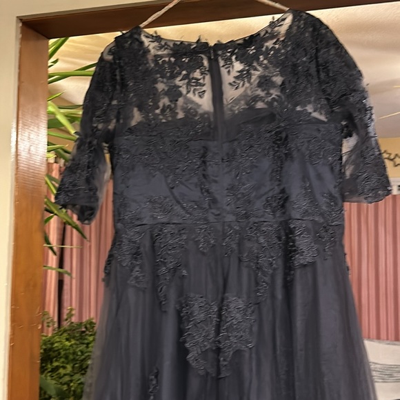 New bridesmaid or prom dress size 16 - Picture 5 of 10